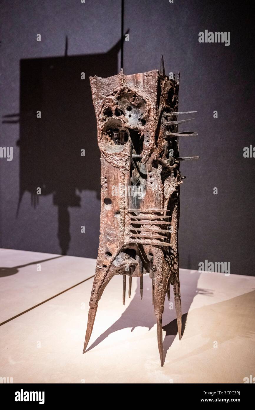 Prag, Tschechische Republik. September 2025. Pressetour durch die Ausstellung Ales Vesely: Retrospektive - Alesville von Ales Vesely, einer der wichtigsten tschechischen Bildhauer der Nachkriegszeit, in der Nationalgalerie, Schloss Veletrzni, Prag, 25. September 2025. Die Ausstellung zeigt Schlüsselmomente seines Werkes, von frühen Arbeiten aus den 1950er Jahren über monumentale Skulpturen bis hin zu visionären Projekten für Landschaften und Wüsten. Quelle: VIT Simanek/CTK Photo/Alamy Live News Stockfoto