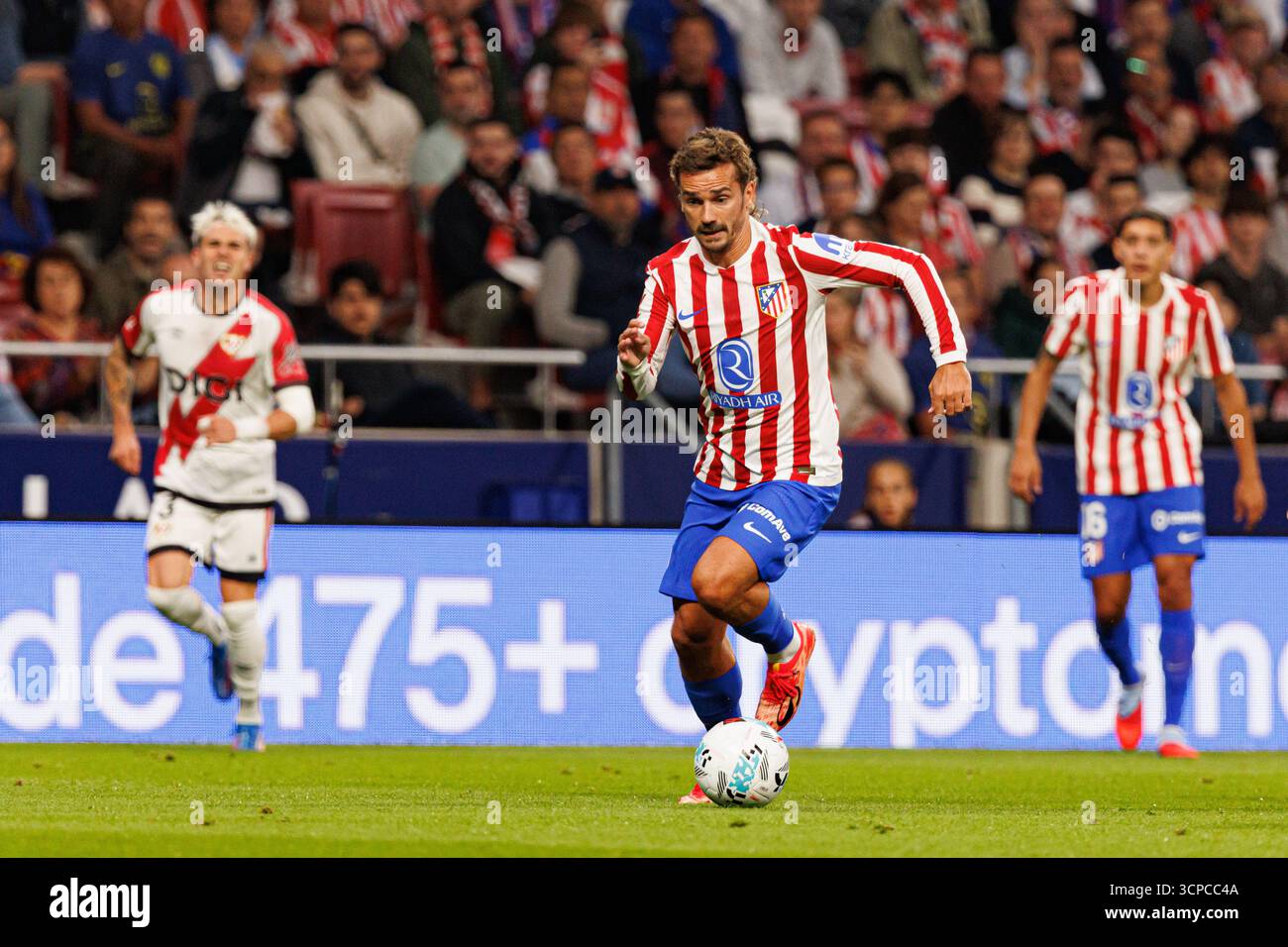 Antoine Griezmann wurde während der LaLiga EA SPORTS 25 26 Spiel zwischen den Teams von Atletico de Madrid und Rayo Vallecano bei Riyadh Air Metropolitano (Maciej Stockfoto