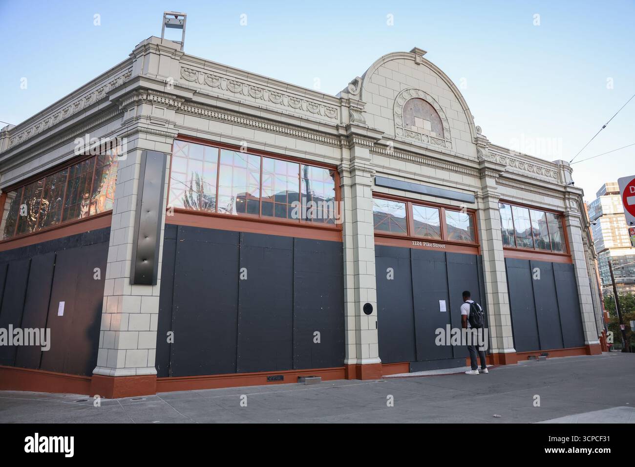 Seattle, USA, 25. September 2025. Das Starbucks Reserve Roastery im Viertel Capitol Hill ist dauerhaft geschlossen, um Gäste und Mitarbeiter zu überraschen. Quelle: Alex Garland/Alamy Live News Stockfoto