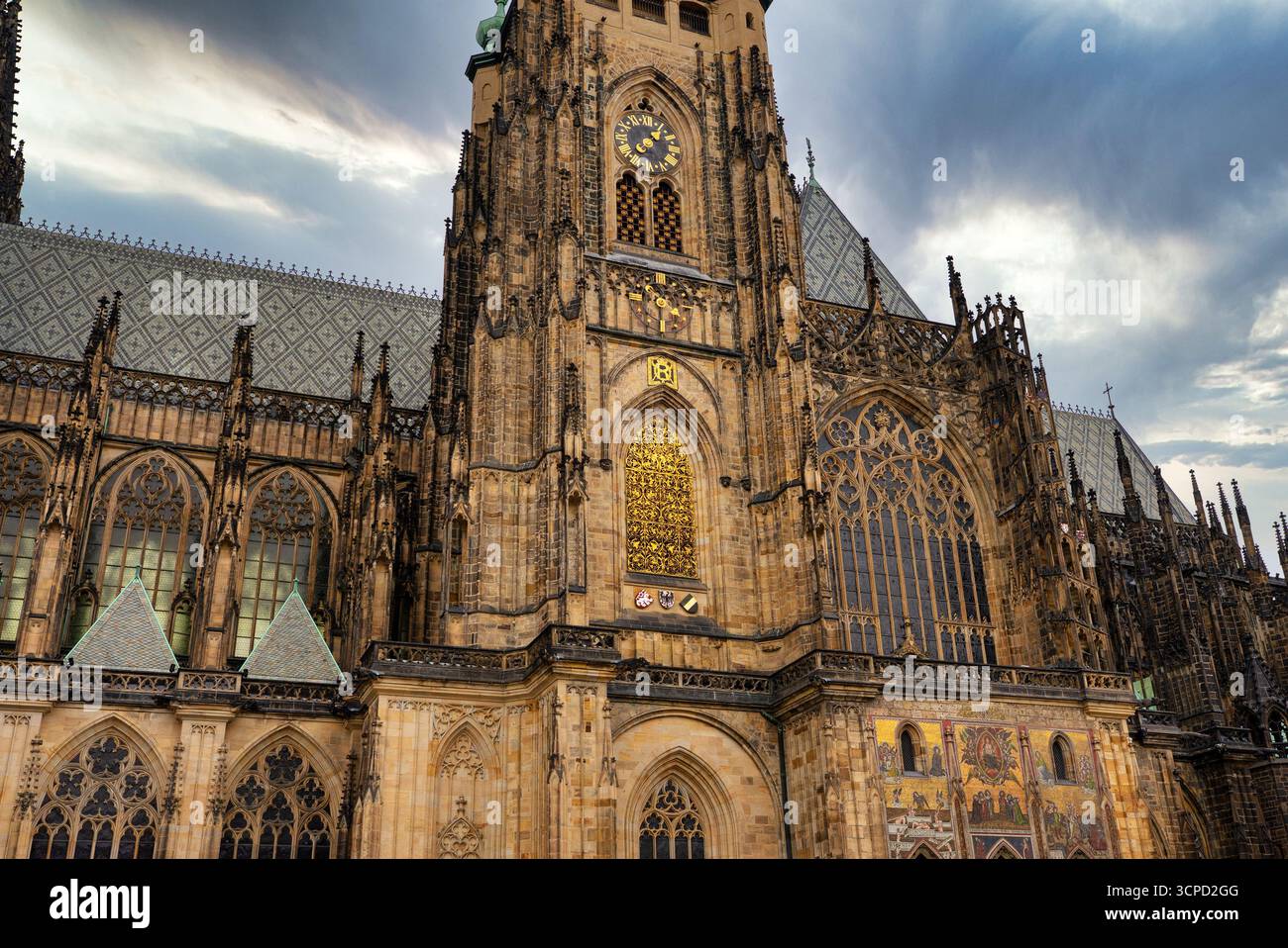 Gotischer Veitsdom in der Prager Burg. Stockfoto