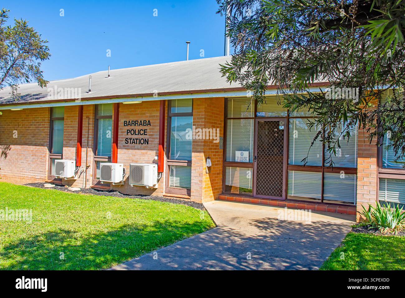 Die Polizeiwache von Small Country Town in Barraba, NSW Australien. Stockfoto