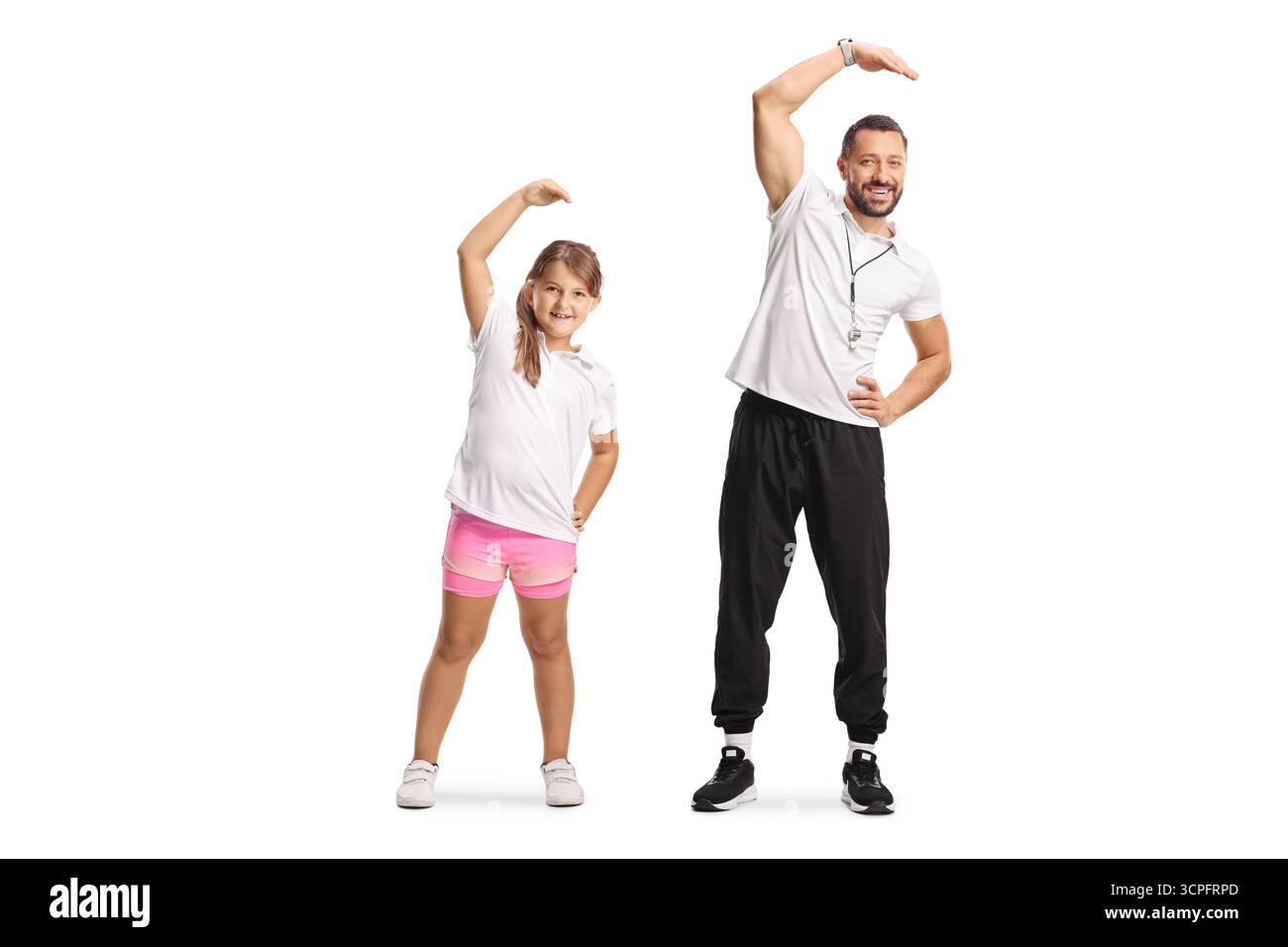 Sporttrainer, der mit einem Mädchen trainiert und Arme auf weißem Hintergrund dehnt Stockfoto