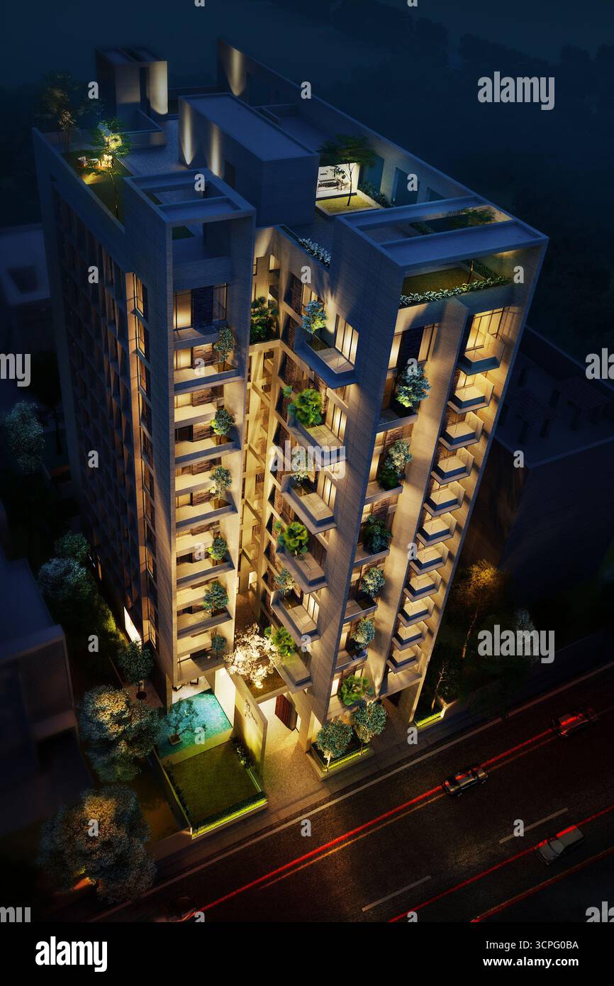 Luxuriöses Hochhaus bei Nacht mit Dachterrasse, Pool und grünen Balkonen Stockfoto