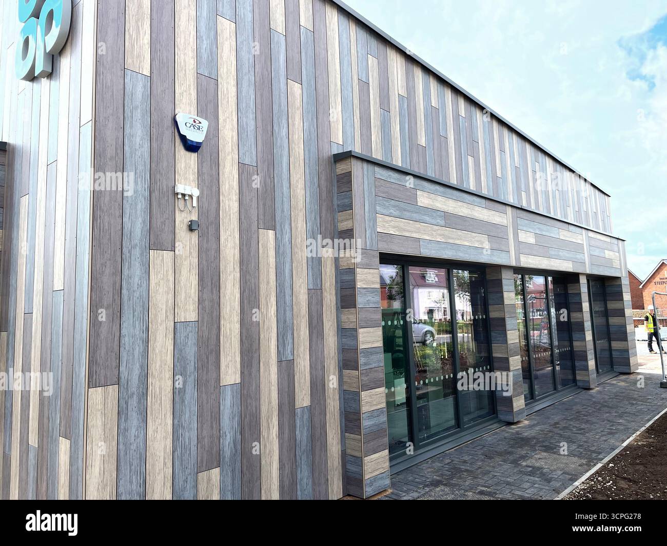 Brandneuer, nachhaltiger 24-Stunden-Laden - Smartphone-aufgenommenes Stockfoto