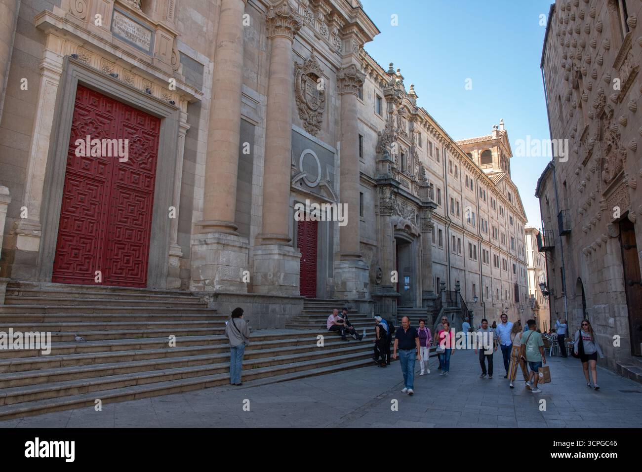 La Clerecía Päpstliche Universität Salamanca Stockfoto