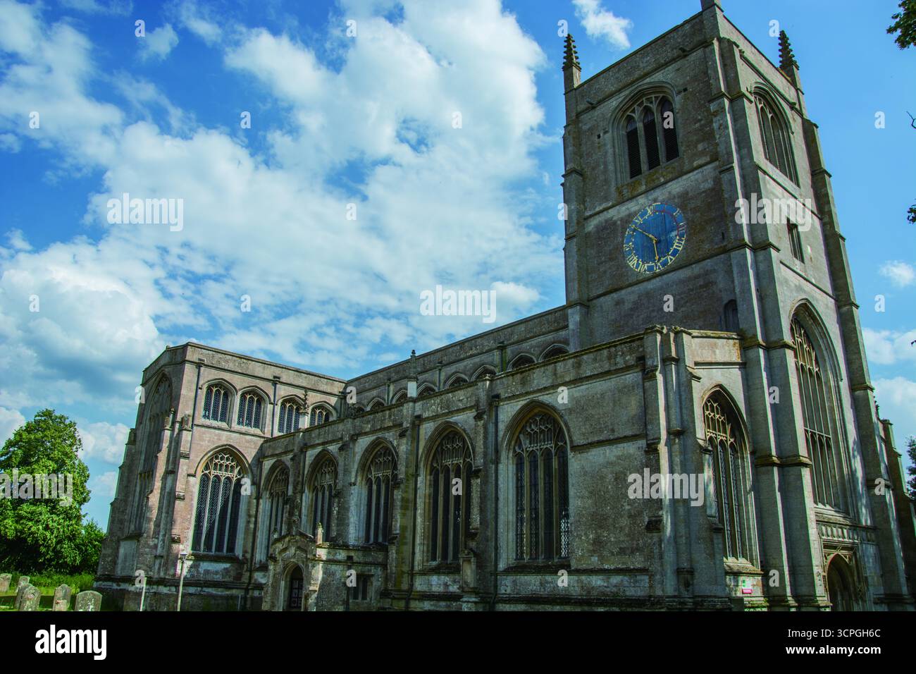 Die Heilige Dreifaltigkeit-Stiftskirche, in der sich tom Thumbs Grab befindet Stockfoto