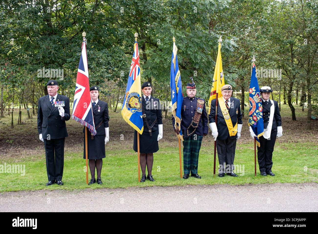 National Memorial Arboretum, Alrewas, Großbritannien. September 2025. Anne, die Prinzessin Royal, nimmt zum 85. Jahrestag an einem Widmungsgottesdienst für das Le Paradis Memorial Teil und legt einen Kranz am National Memorial Arboretum ab. Credit Mark Lear / Alamy Live News Stockfoto