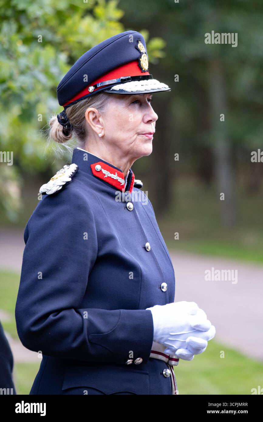 National Memorial Arboretum, Alrewas, Großbritannien. September 2025. Anne, die Prinzessin Royal, nimmt zum 85. Jahrestag an einem Widmungsgottesdienst für das Le Paradis Memorial Teil und legt einen Kranz am National Memorial Arboretum ab. Credit Mark Lear / Alamy Live News Stockfoto