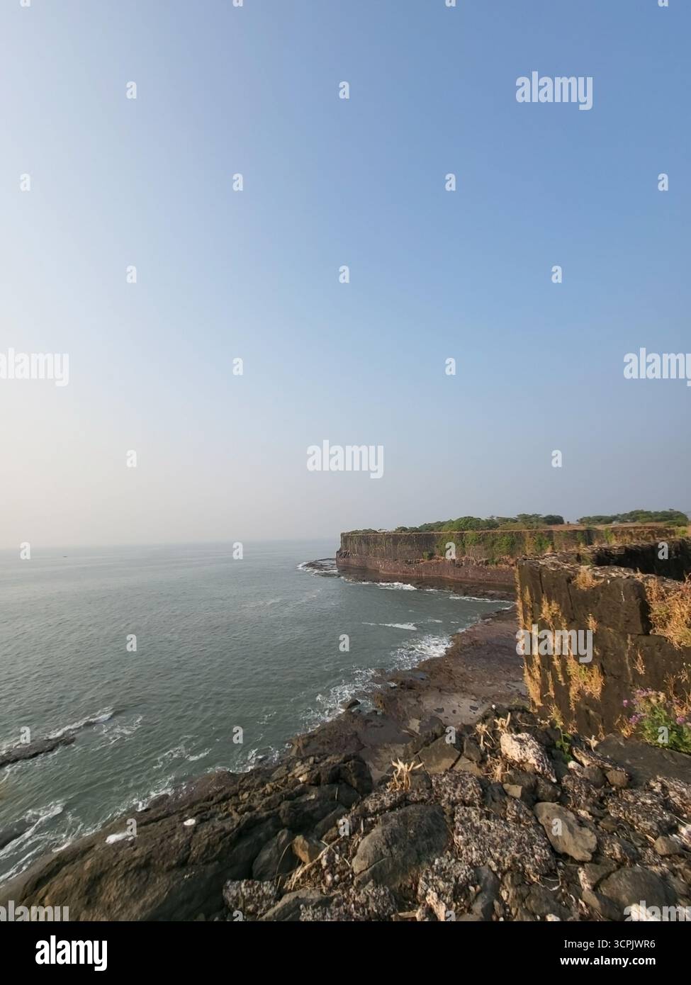 Fort im Meer in Indien - Smartphone-aufgenommenes Stockfoto