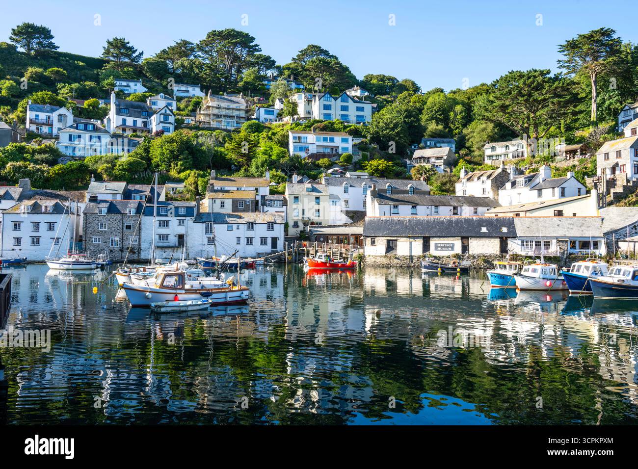 Polperro - beliebtes Fischerdorf in Cornwall in England Stockfoto