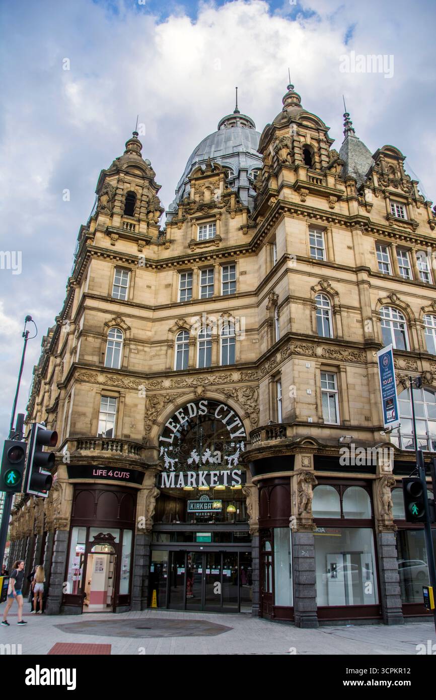Haupteingang des Leeds Kirkgate Markts Stockfoto