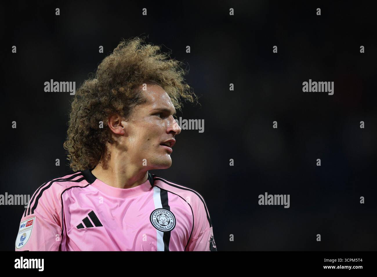 West Bromwich, Großbritannien. September 2025. Wout Faes aus Leicester City während des West Bromwich Albion vs Leicester City Sky Bet Championship Matches in den Hawthorns, West Bromwich. Der Bildnachweis sollte lauten: James Baylis/Sportimage Credit: Sportimage Ltd/Alamy Live News Stockfoto