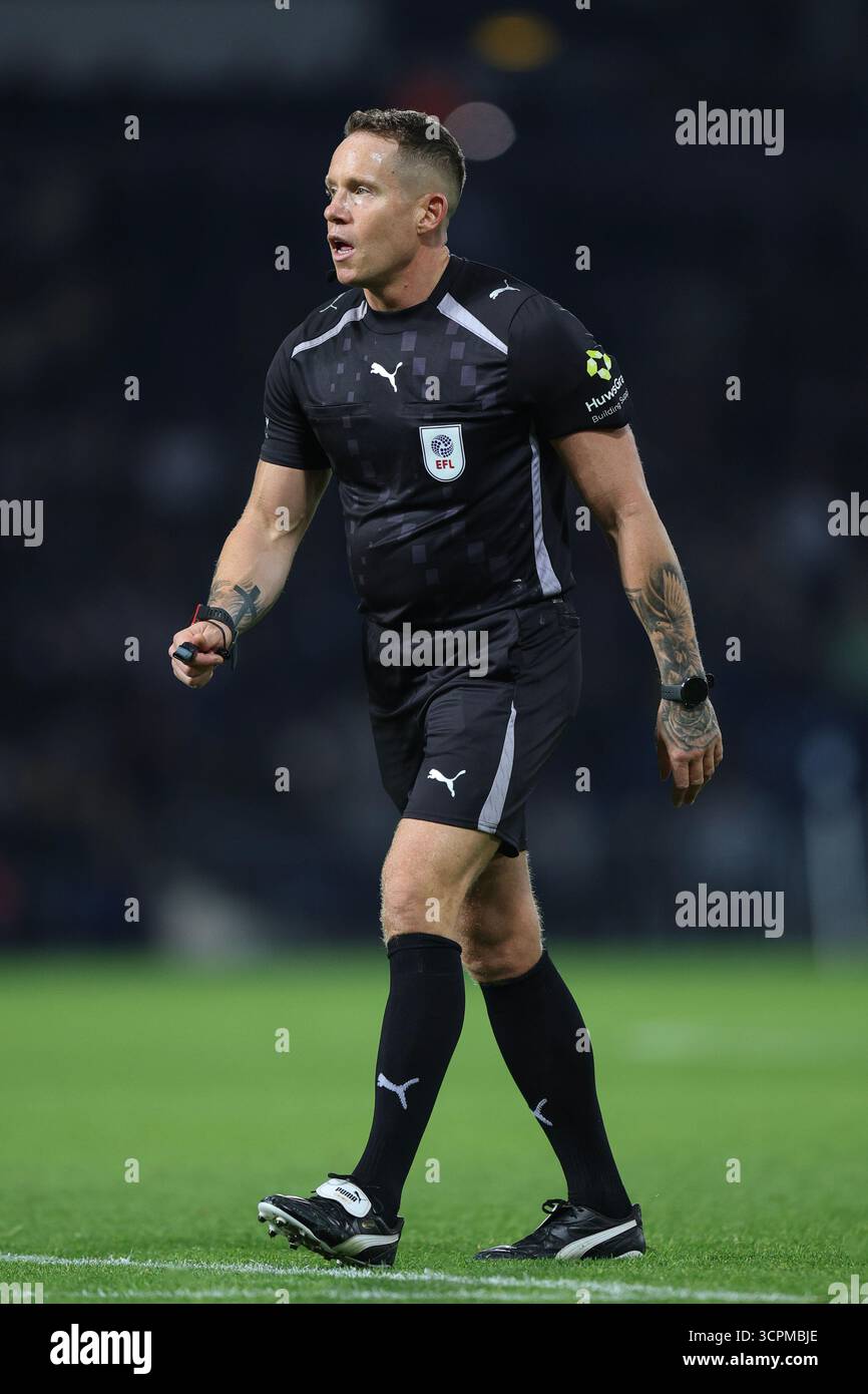 West Bromwich, Großbritannien. September 2025. Schiedsrichter Stephen Martin beim Spiel der West Bromwich Albion gegen Leicester City Sky Bet Championship bei den Hawthorns, West Bromwich. Der Bildnachweis sollte lauten: James Baylis/Sportimage Credit: Sportimage Ltd/Alamy Live News Stockfoto
