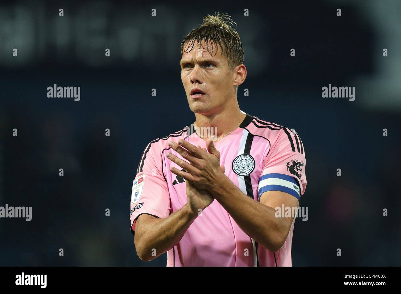 West Bromwich, Großbritannien. September 2025. Jannik Vestergaard aus Leicester City während des Spiels West Bromwich Albion vs Leicester City Sky Bet Championship bei den Hawthorns in West Bromwich. Der Bildnachweis sollte lauten: James Baylis/Sportimage Credit: Sportimage Ltd/Alamy Live News Stockfoto