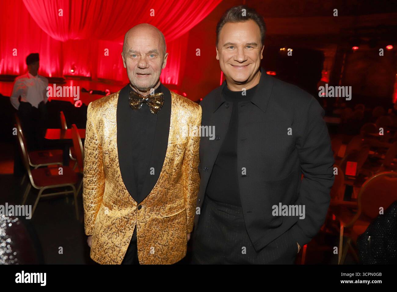 ÜBER DICH Fashion Ball in Hamburg Guido Maria Kretschmer, Corny Littmann, über dich, Schmidts Tivoli Hamburg, 26.09.2025 *** ÜBER DICH Fashion Ball in Hamburg Guido Maria Kretschmer, Corny Littmann, über dich, Schmidts Tivoli Hamburg, 26 09 2025 Copyright: XEventpressxBecherx Stockfoto