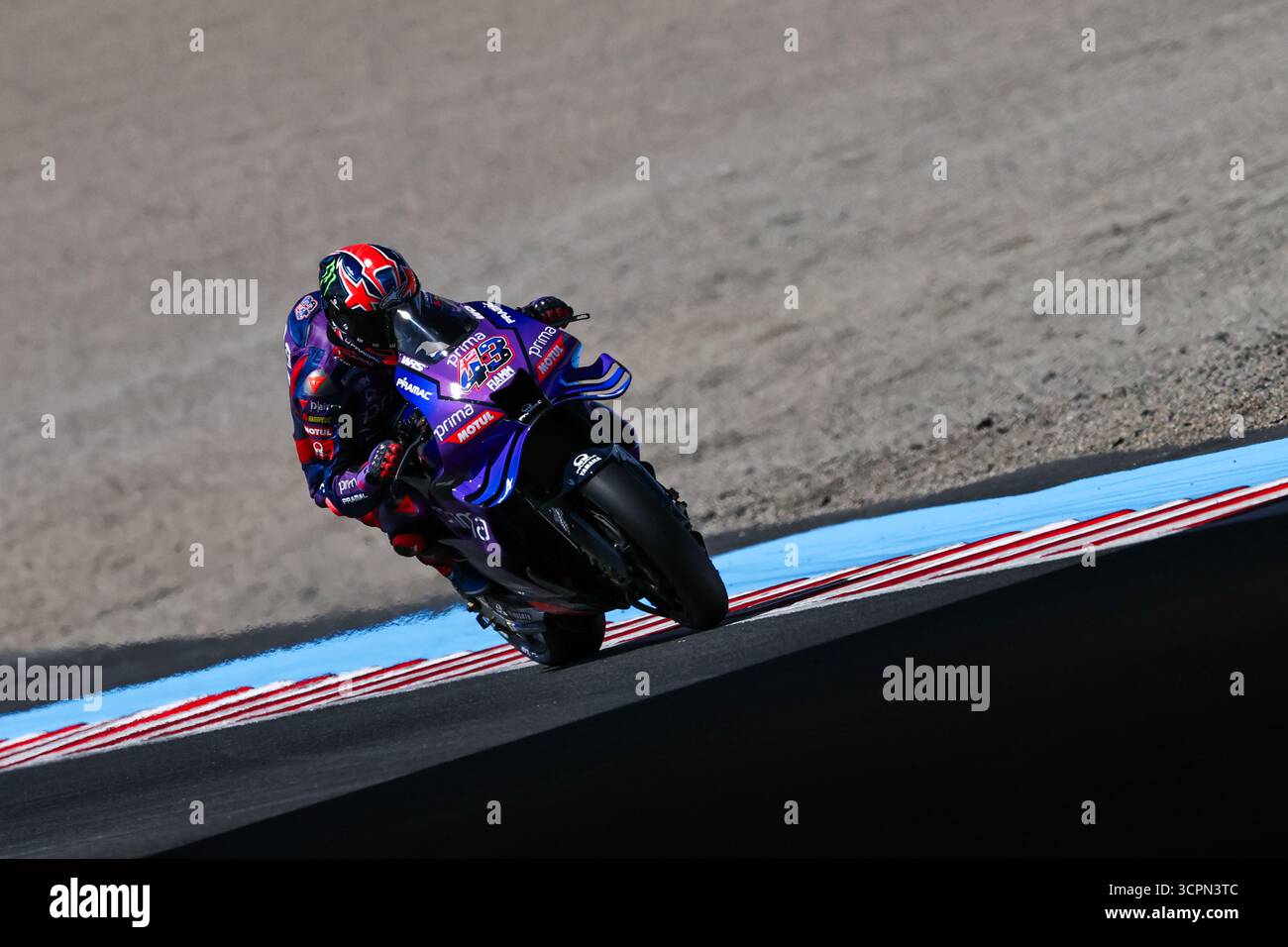 MOTEGI, JAPAN - 27. SEPTEMBER: Jack Miller aus Australien fährt das Prima Pramac Yamaha Bike (43) während des Qualifyings vor der MotoGP von Japan am 27. September 2025 im Twin Ring Motegi, Japan. (Foto: Qian Jun) Stockfoto