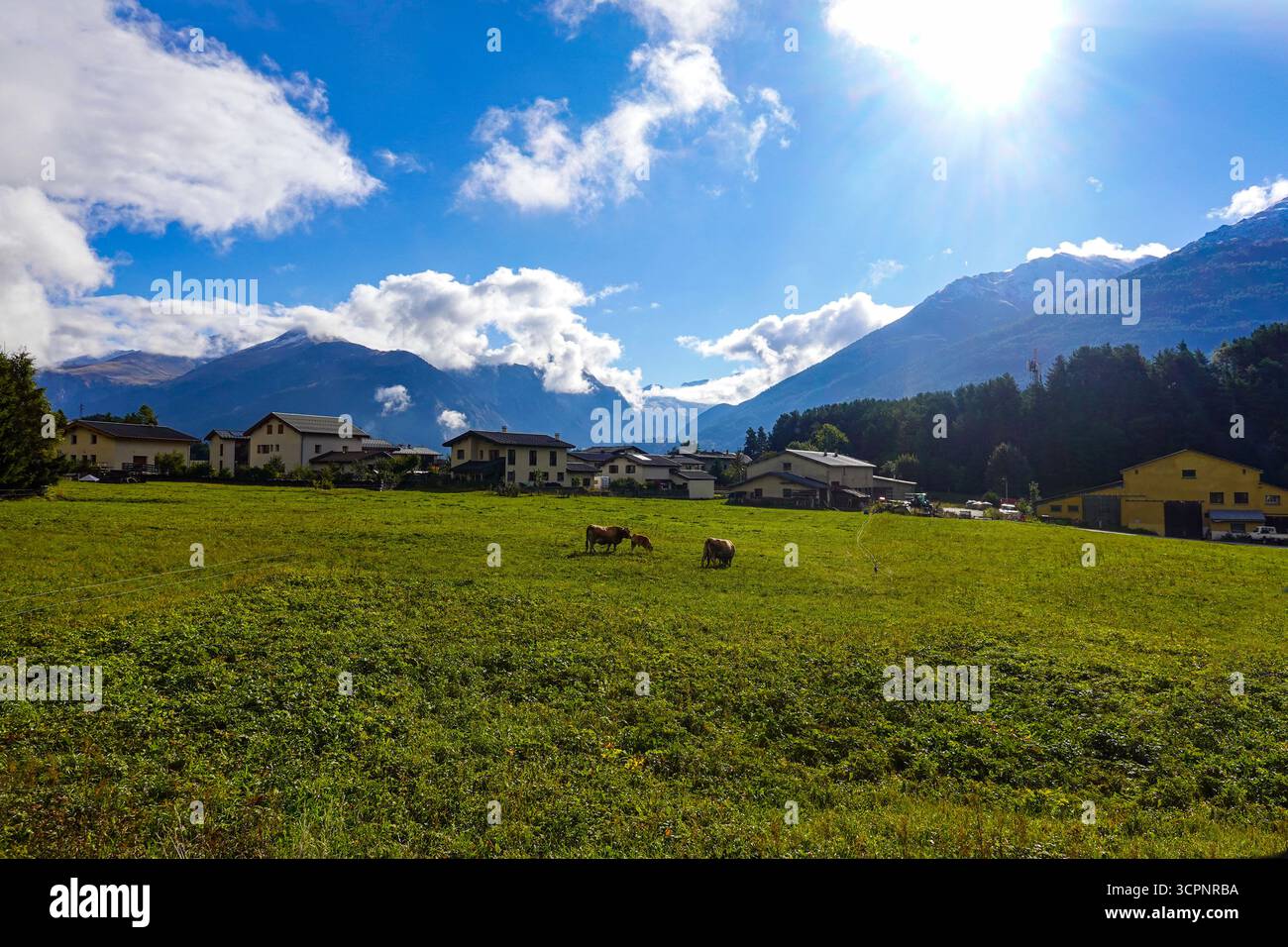 Herbst in Aussois, einem kleinen Skigebiet in der Maurienne, Nationalpark Vanoise, Südfrankreich, Frankreich, Französisch Stockfoto