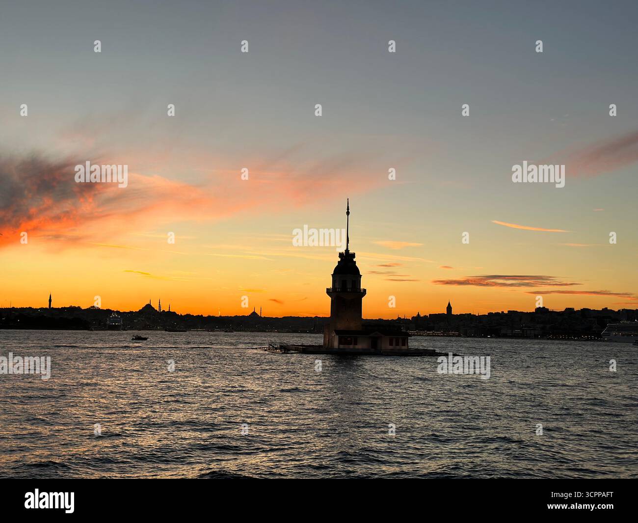 Sonnenuntergang und Himmel - Smartphone-aufgenommenes Stockfoto