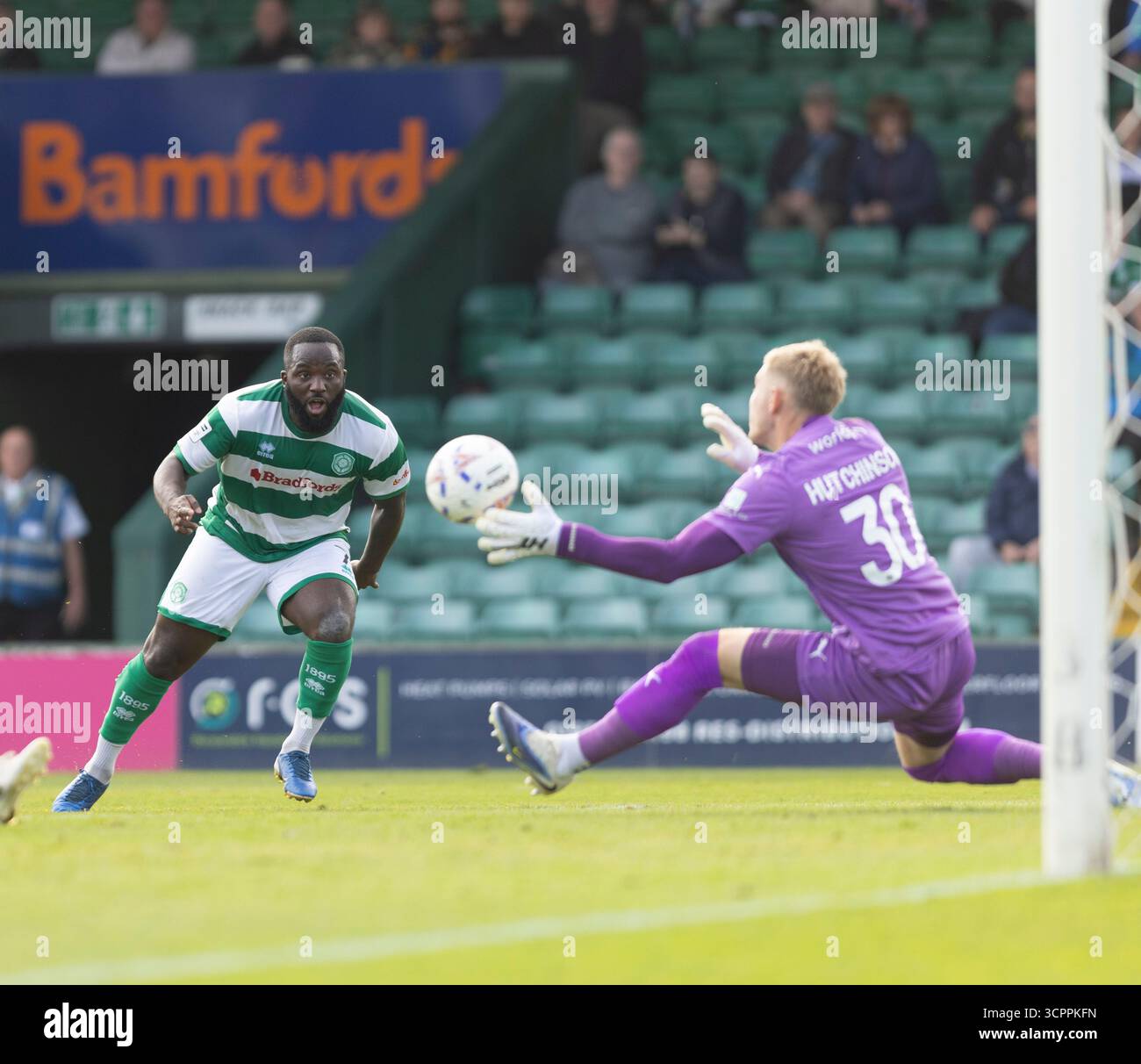 Spiel der Enterprise National League zwischen Yeovil Town und Altrincham im Huish Park Stadium, Yeovil Bild von Martin Edwards/Alamy Live News 07880 707878 Stockfoto