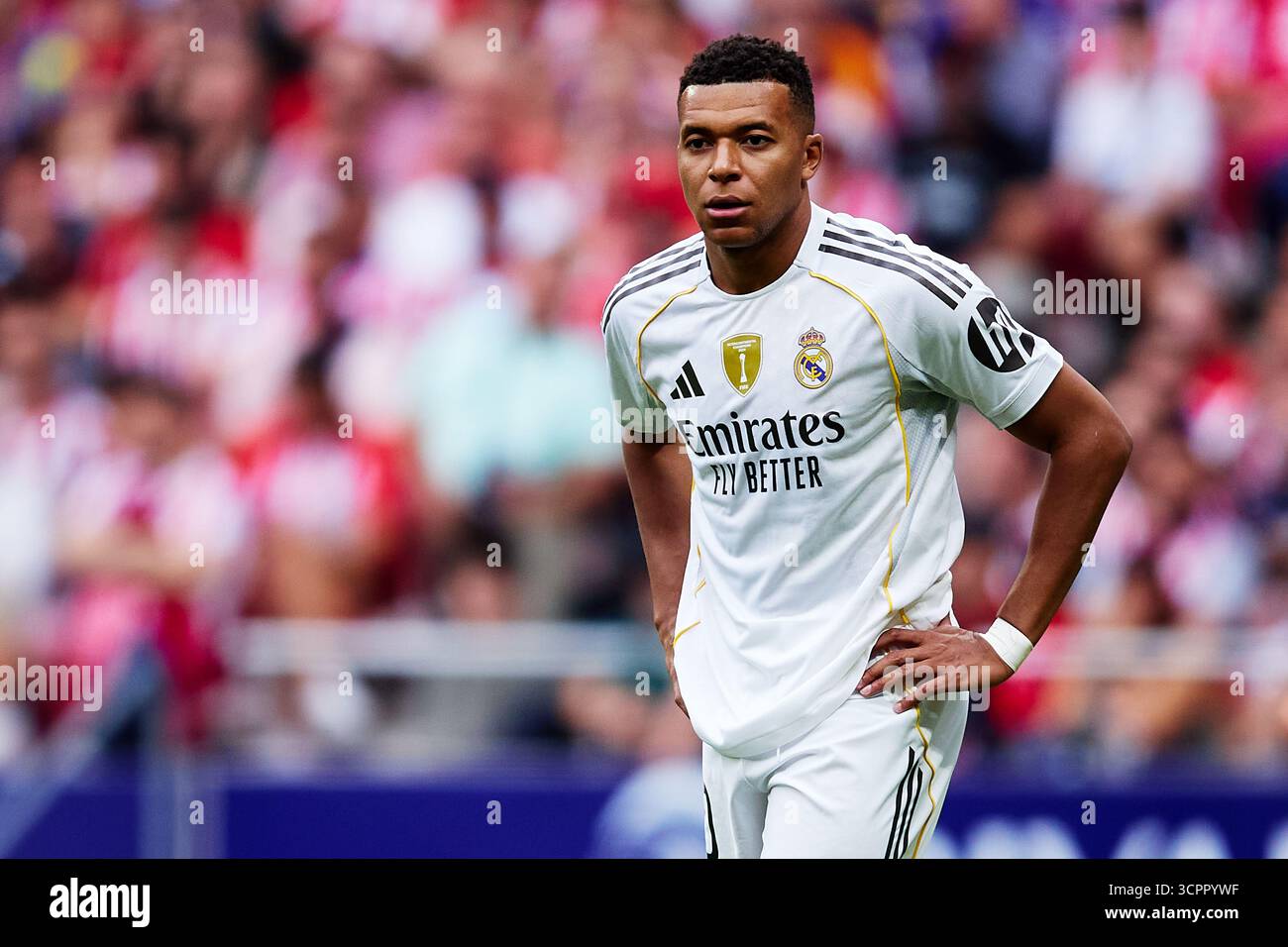 MADRID, SPANIEN - 27. SEPTEMBER: Kylian Mbappe von Real Madrid während des LaLiga EA Sports Matches zwischen Atletico de Madrid und Real Madrid CF bei Riyadh Air Metropolitano am 27. September 2025 in Madrid. (Foto von QSP) Stockfoto