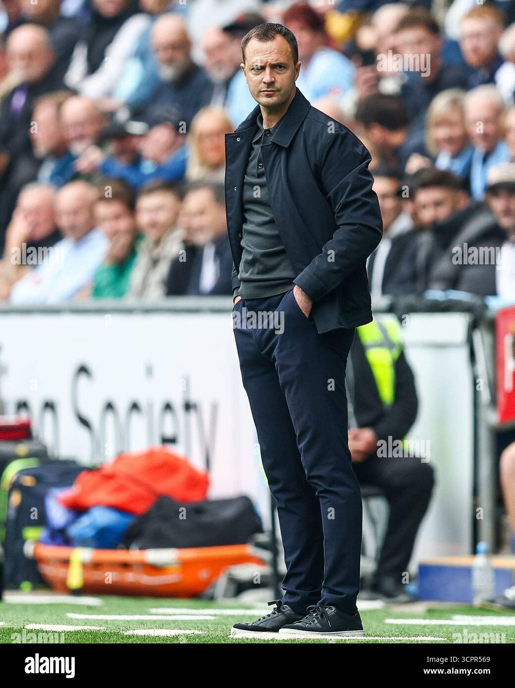 Chris Davies, Manager von Birmingham City, während des Sky Bet Championship-Spiels zwischen Coventry City und Birmingham City in der Coventry Building Society Arena, Coventry, am Samstag, den 27. September 2025. (Foto: Stuart Leggett | MI News) Credit: MI News & Sport /Alamy Live News Stockfoto