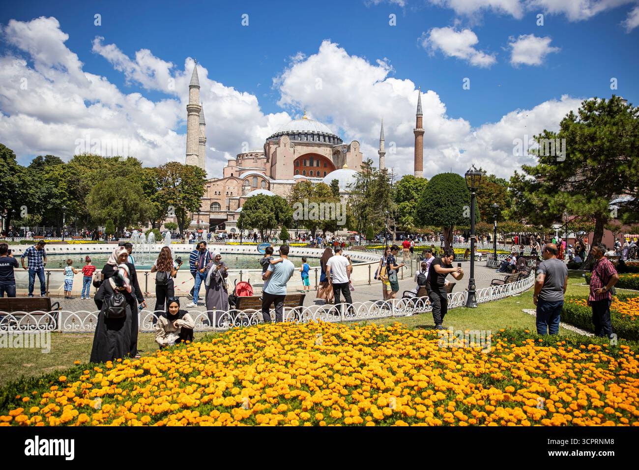 Hagia Sophia in Istanbul, Türkei, Historische byzantinische und osmanische Architektur, Ikonische Kuppel und Minarette in der Altstadt Stockfoto