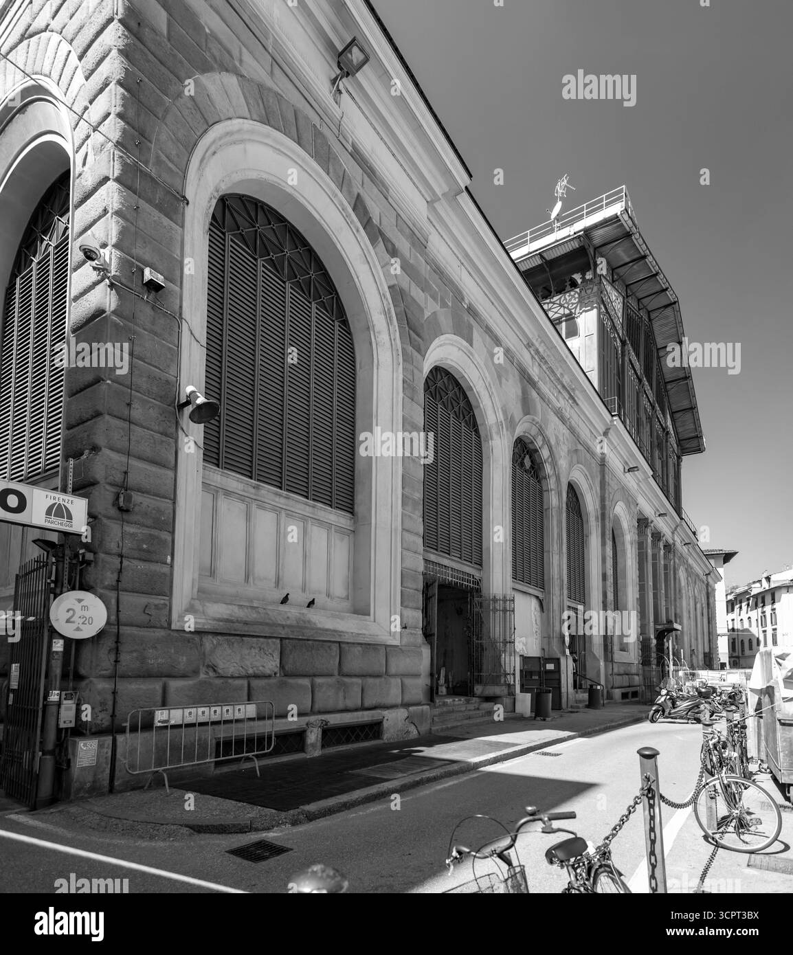 Florenz, Italien - 5. April 2022: Der Mercato Centrale ist ein Lebensmittelmarkt zwischen Via dell'Ariento, Via Sant'Antonino und Via Panicale, Florenz. Stockfoto