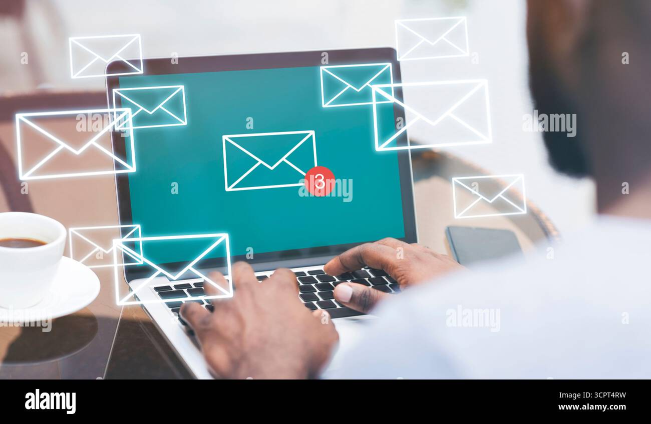 Kreative Collage Von Nicht Erkennbarem Schwarzen Mann, Der E-Mails Im Posteingang Im Café Abfragt Stockfoto