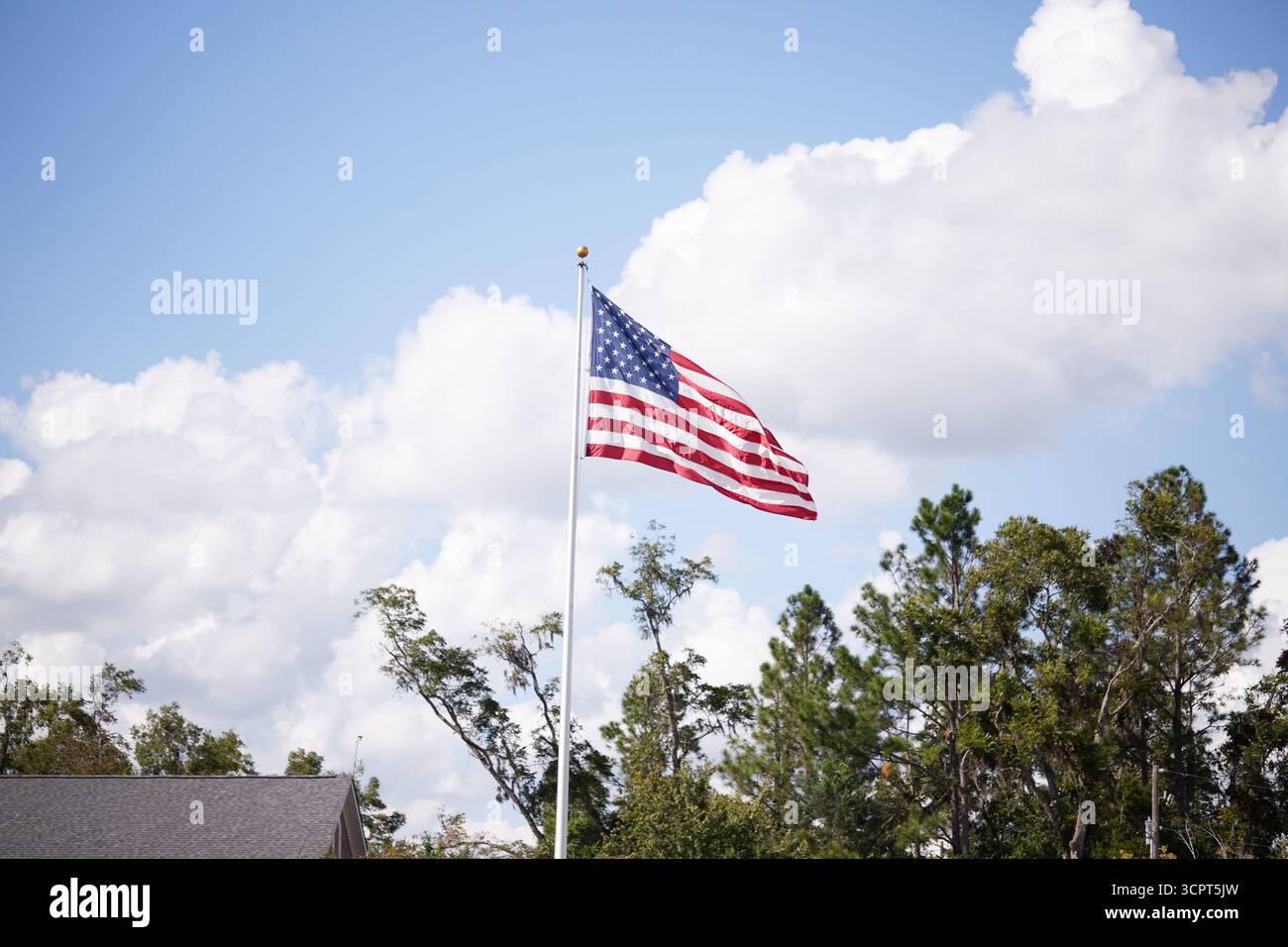 Ol' Glory fliegt in einer Sommerbrise! Stockfoto