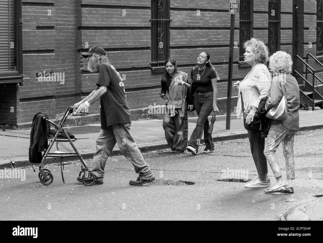 Verschiedene Menschen in Greenwich Village, New York City, NY Stockfoto