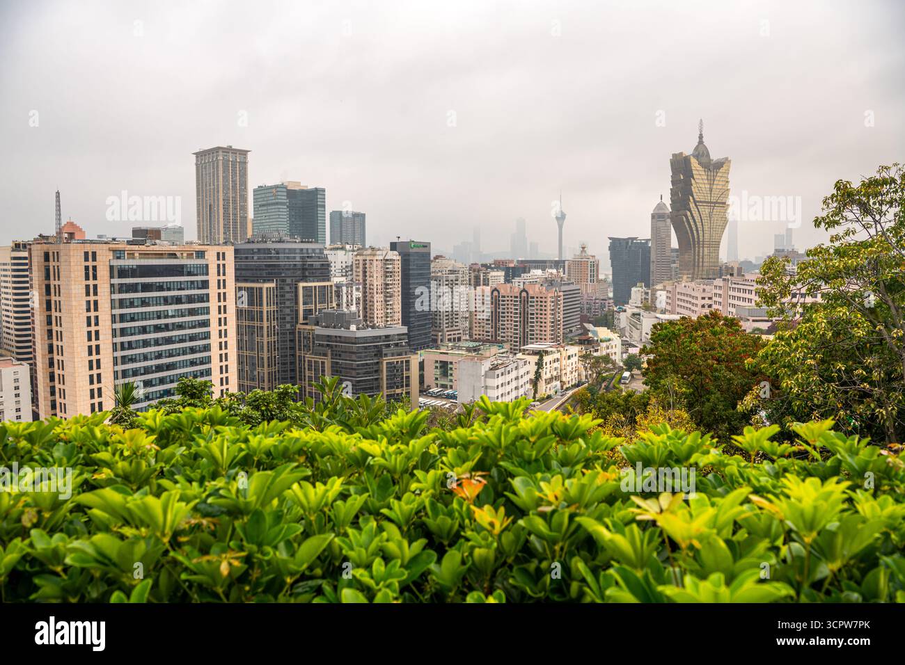 Blick auf das Wohnviertel von Macau von der Guia Kapelle und dem Leuchtturm, Macao. Stockfoto