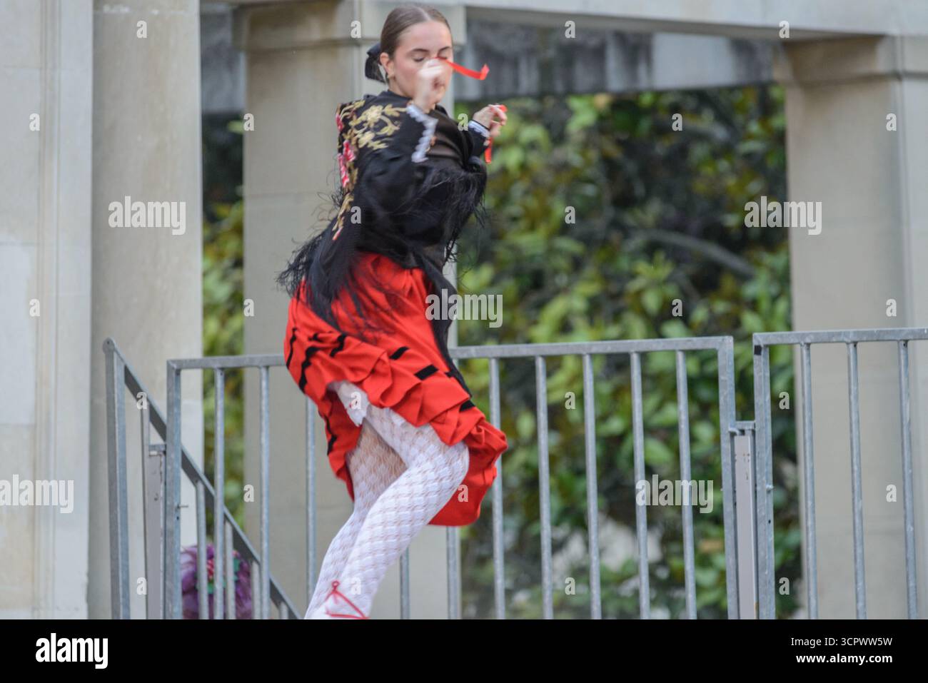 Logrono, La Rioja, SPANIEN. September 2025. Die Feierlichkeiten von San Mateo in La Rioja gipfeln mit der traditionellen Traubenernte. Die Veranstaltung markiert das Ende der schutzheiligen-Feierlichkeiten und ehrt die Traubenernte und die reiche Weinbautradition dieser berühmten spanischen Weinregion. (Foto: MARIO MARTIJA). Quelle: Mario Martija/Alamy Live News Stockfoto