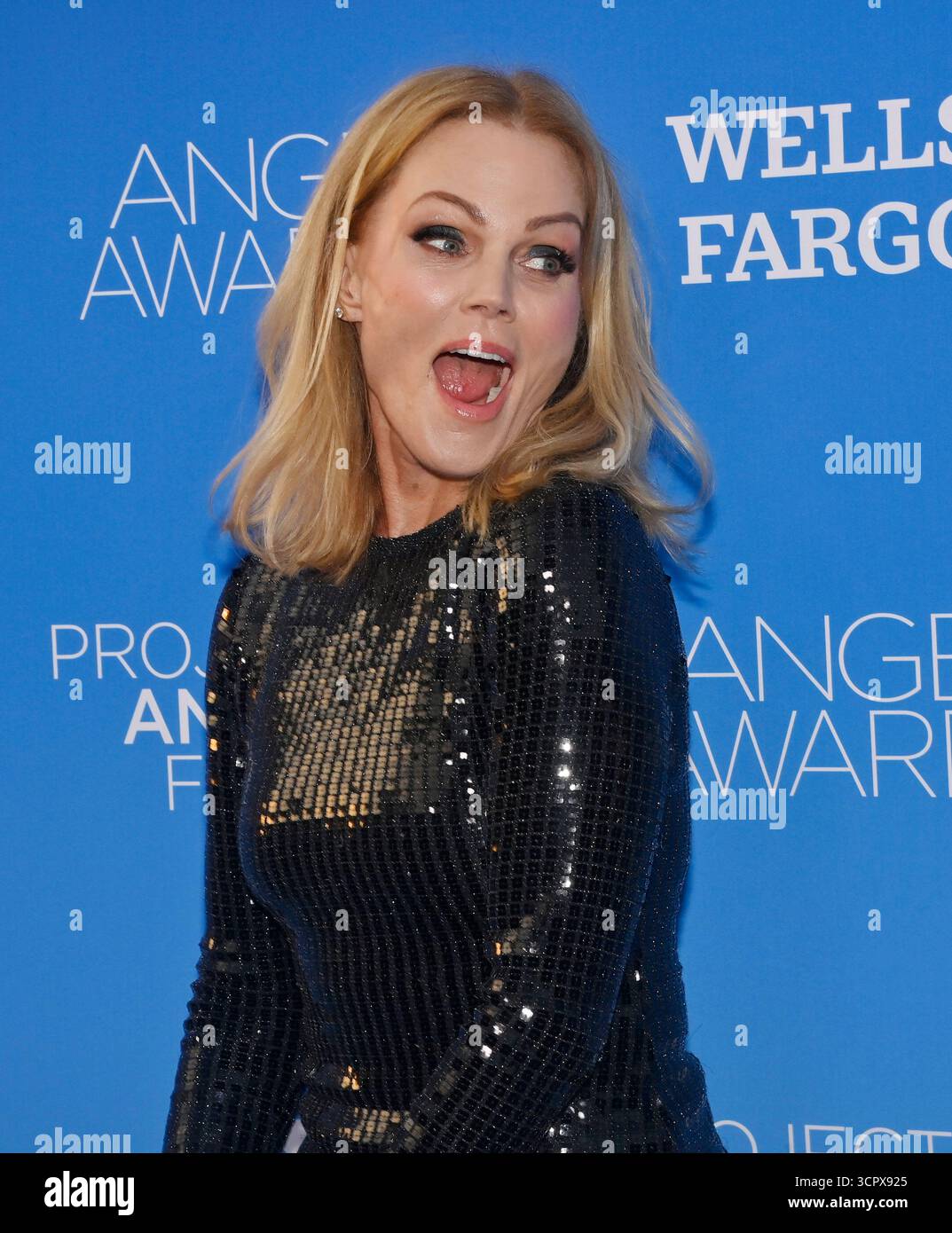 Los Angeles, Usa. September 2025. Belinda Carlisle nimmt an der jährlichen Angel Awards-Gala zu Ehren der Schauspielerin Jennifer Tilly im Paramount Pictures Studio in Los Angeles am Samstag, den 27. September 2025 Teil. Seit 1989 hat Project Angel Food mehr als 20 Millionen Mahlzeiten für Menschen mit Krebs, Diabetes, Herzinsuffizienz, Nierenerkrankungen HIV/AIDS und anderen lebensbedrohlichen Krankheiten zubereitet und geliefert. Foto: Jim Ruymen/UPI Credit: UPI/Alamy Live News Stockfoto