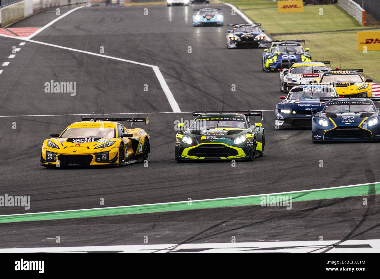 10 BARRICHELLO Eduardo (BH), McIntosh Anthony (usa), HASSE-CLOT Valentin (fra), Racing Spirit of Leman, Aston Martin Vantage AMR GT3 Evo #10, LM GT3, 33 EDGAR Jonny (gbr), JUNCADELLA Dani (Spa), KEATING Ben (usa) 2025, TF Sport, Chevrolet Corvette Z06 GT3.R #, LM 7.R #33, LM 6 Stunden der Weltmeisterschaft vom 26. September 2025, Fuokama, 5 2025 Stockfoto