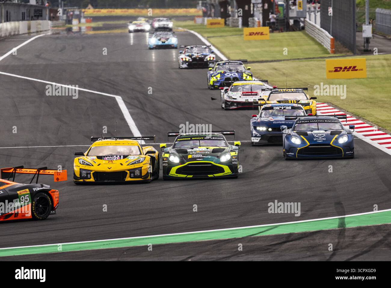 10 BARRICHELLO Eduardo (BH), McIntosh Anthony (usa), HASSE-CLOT Valentin (fra), Racing Spirit of Leman, Aston Martin Vantage AMR GT3 Evo #10, LM GT3, 33 EDGAR Jonny (gbr), JUNCADELLA Dani (Spa), KEATING Ben (usa) 2025, TF Sport, Chevrolet Corvette Z06 GT3.R #, LM 7.R #33, LM 6 Stunden der Weltmeisterschaft vom 26. September 2025, Fuokama, 5 2025 Stockfoto