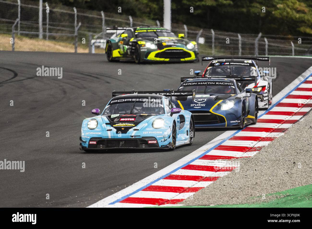 92 HARDWICK Ryan (usa), LIETZ Richard (aut), PERA Riccardo (ita), Manthey 1st Phorm, Porsche 911 GT3 R (992) #92, LM GT3, 27 DRUDI Mattia (ita), JAMES Ian (gbr), ROBICHON Zacharie (CAN), Heart of Racing Team 2025, Aston Martin Vantage AMR GT3 Eco #27, LM GT3, LM GT3, Action während der Weltmeisterschaft vom 26. September 2025 bis zum 6. September 2025 Stockfoto