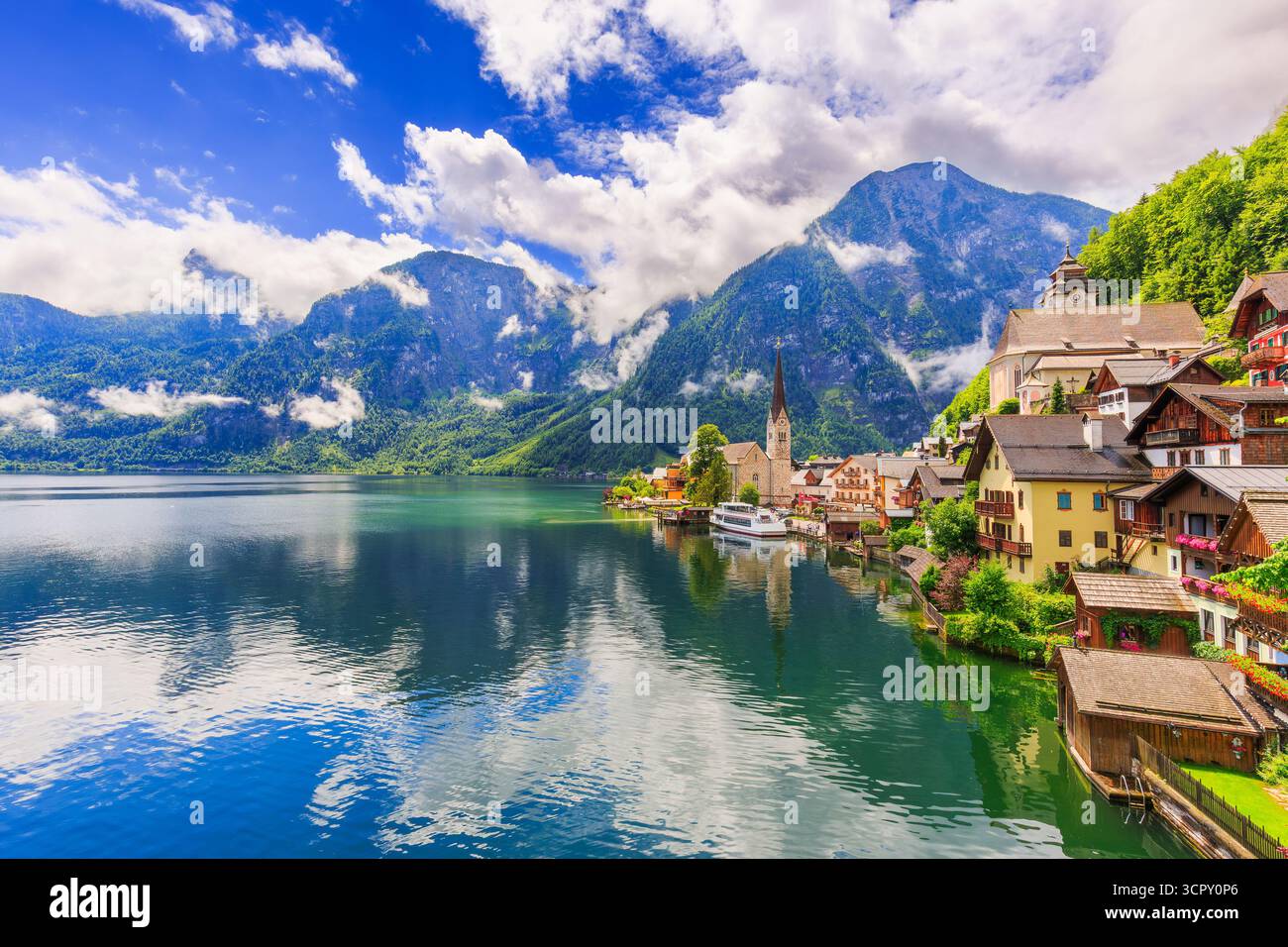 Hallstatt, Österreich. Bergdorf in den österreichischen Alpen. Stockfoto