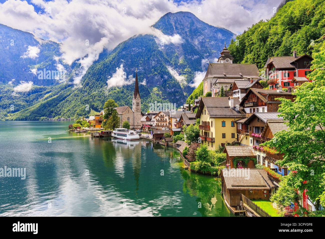 Hallstatt, Österreich. Bergdorf in den österreichischen Alpen. Stockfoto