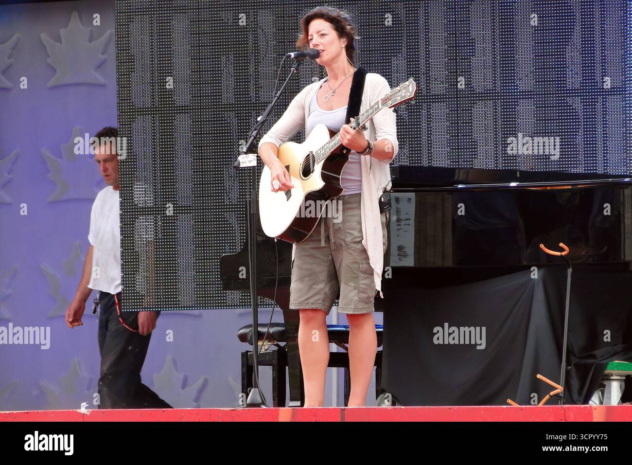 Ottawa, Kanada – 30. Juni 2009: Sarah McLachlan probt für ihre Vorstellung am Canada Day, die am 1. Juli auf Parliament Hill stattfindet. Stockfoto