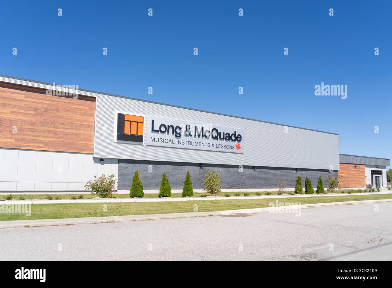 Long and McQuade Musical Instruments Facility auf Sam Miller Wy in Whitchurch Stouffville, Ontario, Kanada, 28. September 2025 Stockfoto
