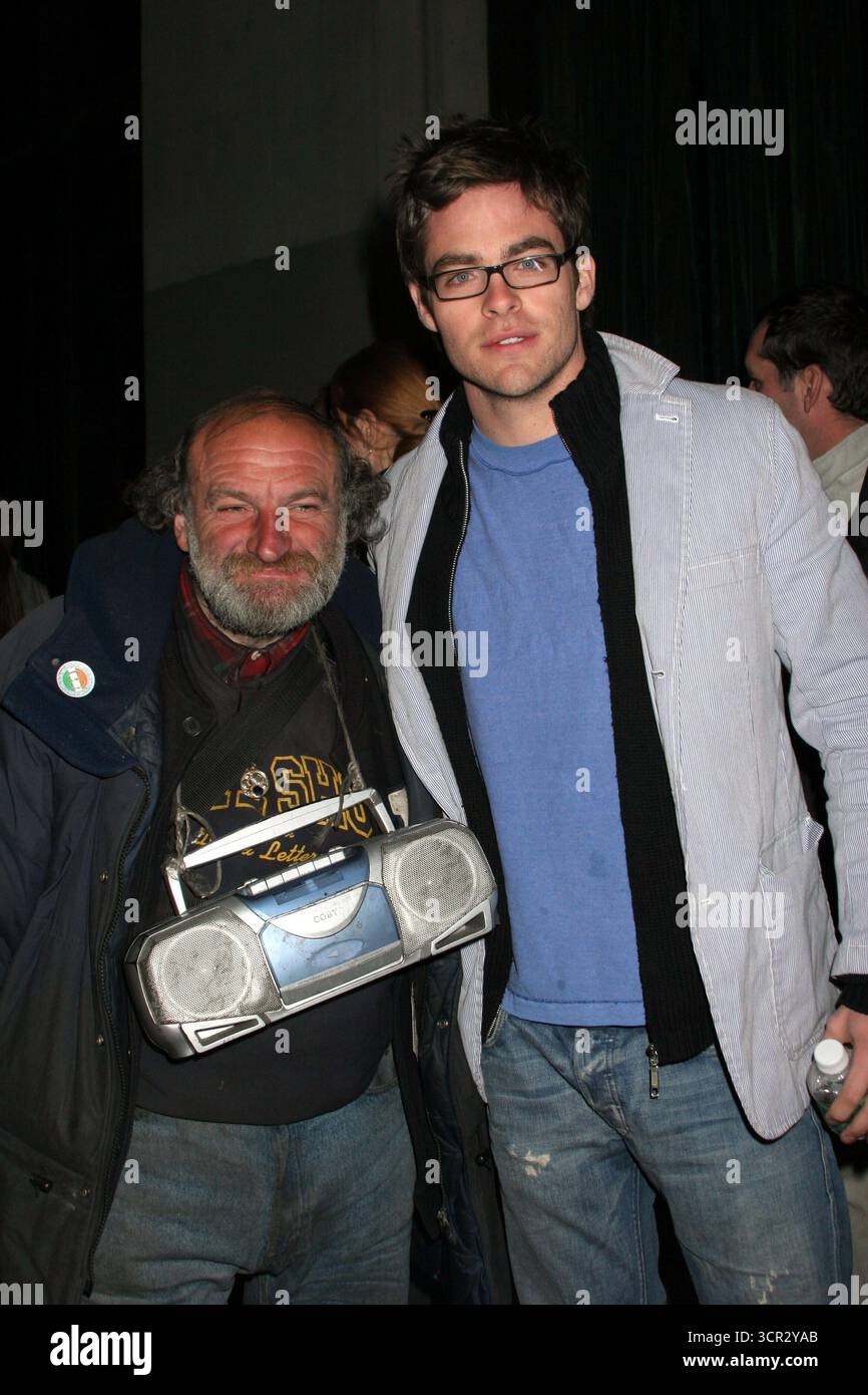 Chris Pine und Radio man bei der Wrap-Party für den Lindsay Lohan-Film „Just My Luck“ in New York City am 15. April 2005 Stockfoto
