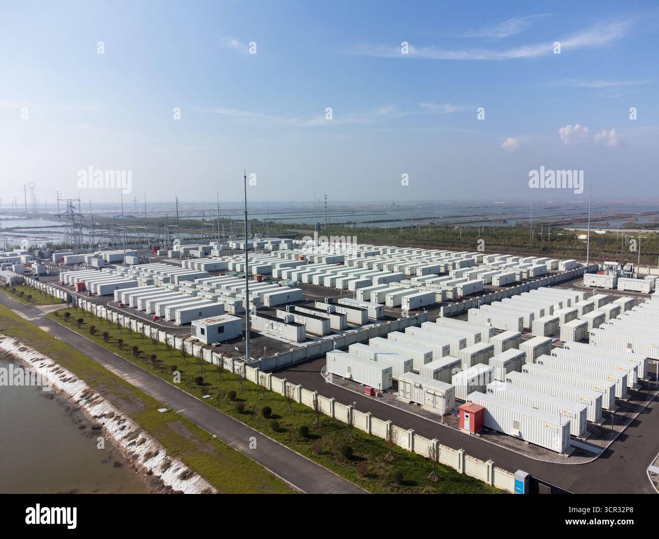 Container-Energiespeicherstation Im Netzmaßstab, Shandong Coast, China Stockfoto