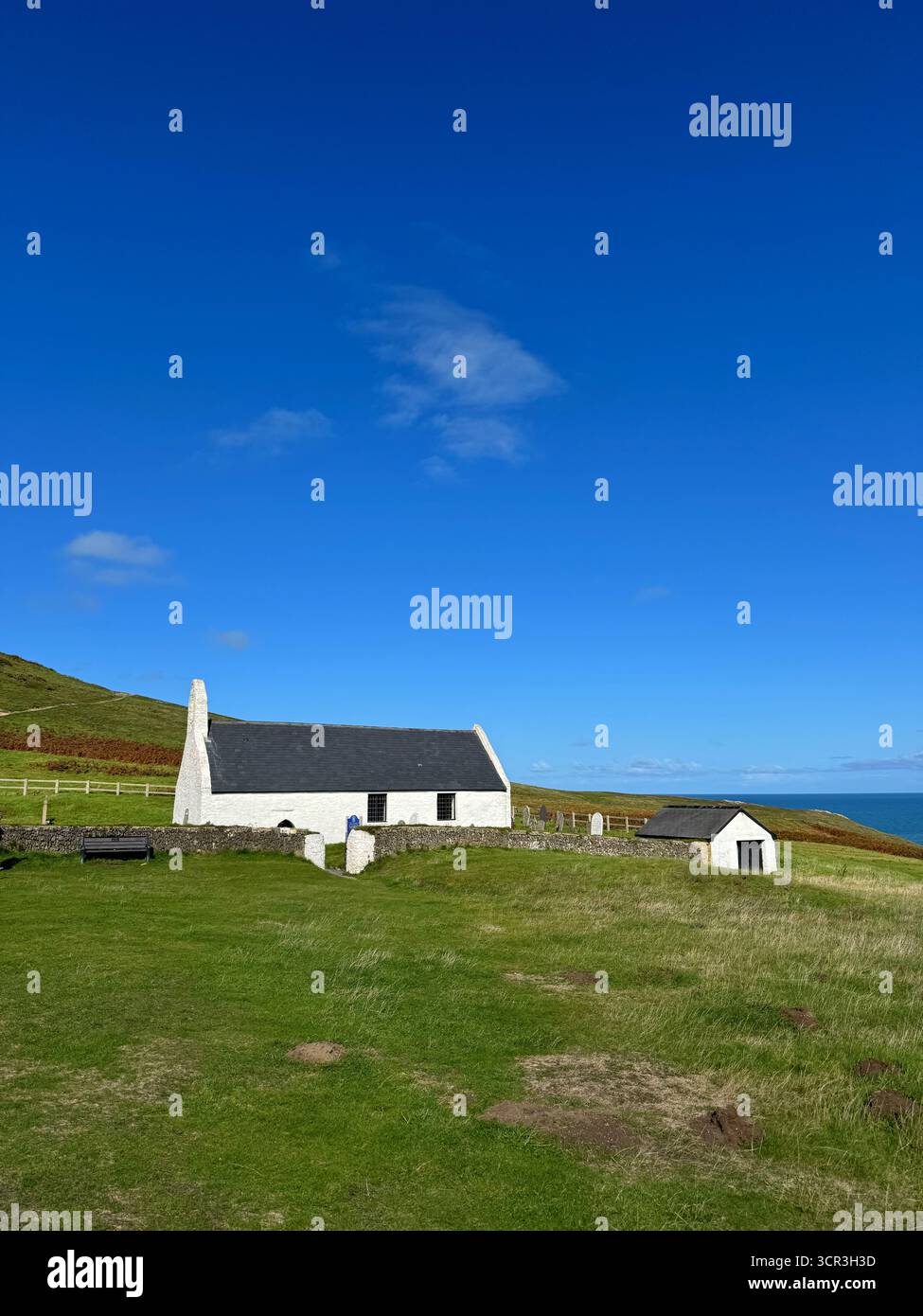 Eglwys Y Grog, Mwnt (Heilig-Kreuz-Kirche, Mwnt) - Smartphone-aufgenommenes Stockfoto