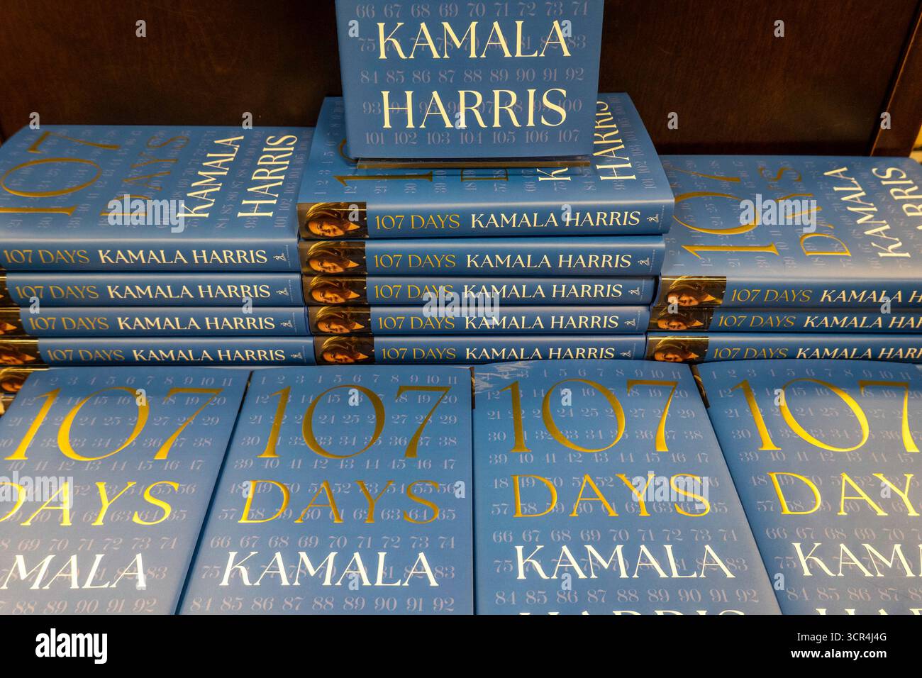 Barnes & Noble Booksellers auf der Fifth Avenue in New York City hat eine große Auswahl an Büchern, USA 2025 Stockfoto