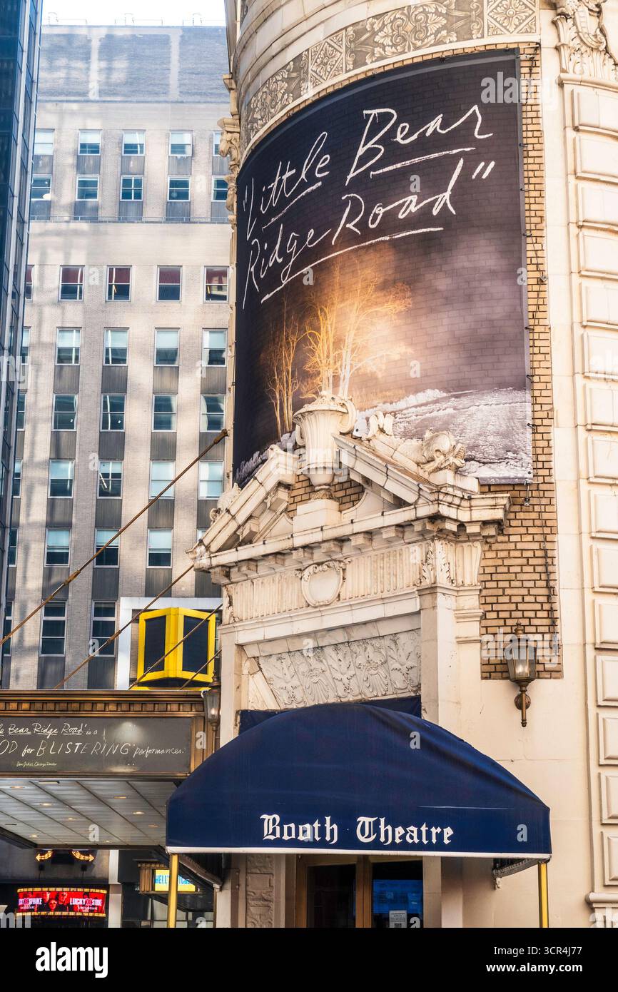 „Little Bear Ridge Road“ im Booth Theatre am Times Square, New York City, USA 2025 Stockfoto