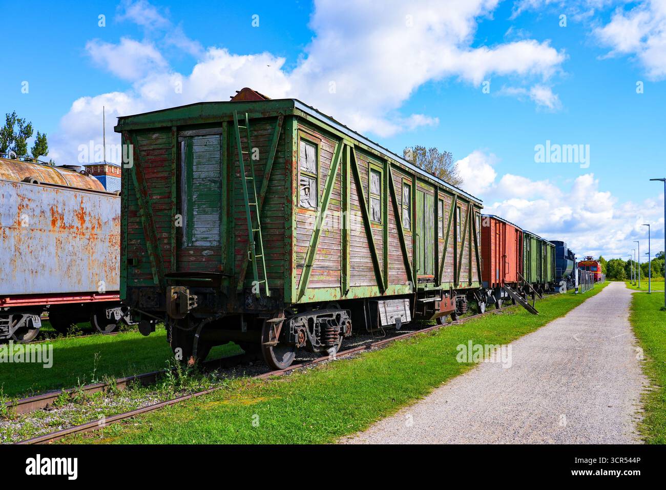 Hölzerner Güterwagen im Eisenbahnmuseum Haapsalu am Bahnhof der Stadt an der Westküste Estlands entlang der Ostsee Stockfoto