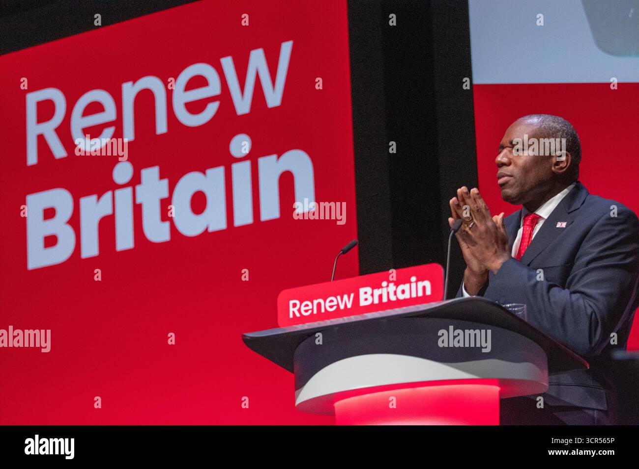 Liverpool, Großbritannien. September 2025. David Lammy Stellvertretender Premierminister des Vereinigten Königreichs und Justizminister Liverpool UK hält seine Rede in Liverpool UK . Bildnachweis: GaryRobertsphotography/Alamy Live News Stockfoto