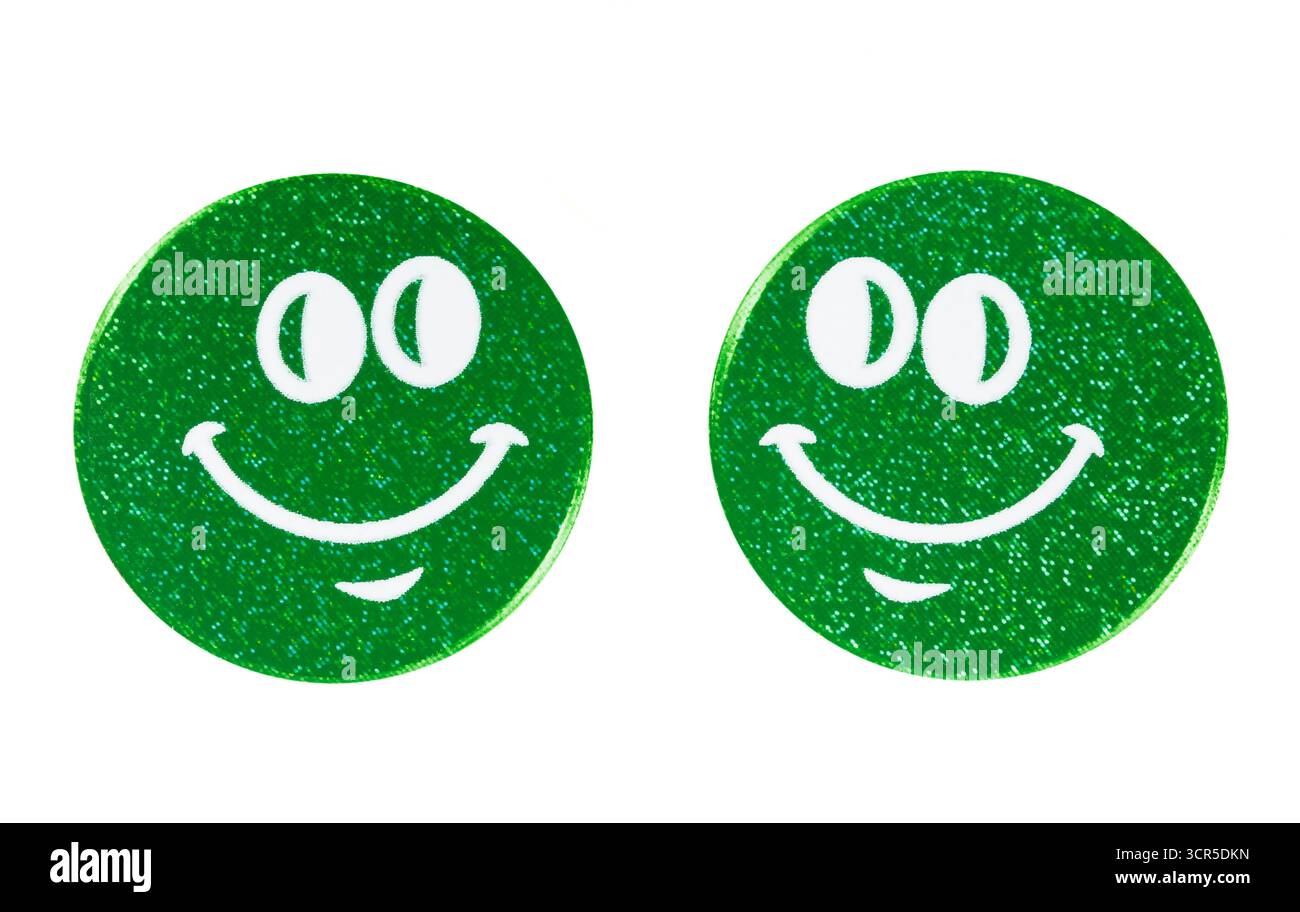 Lächelnde Gesichter mit lächelnden Augen Emoticon Stockfoto