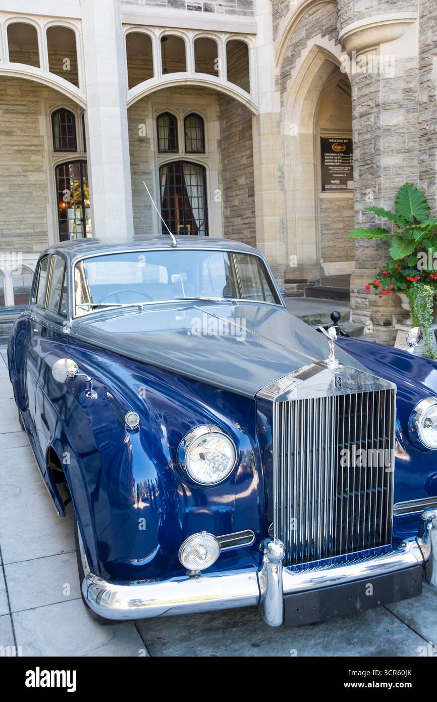 Eine 1965er Rolls Royce Silver Cloud, die einst im Besitz von Countess Spencer, Stiefmutter von Lady Diana war, wurde im Casa Loma in Toronto, Ontario, Kanada, ausgestellt Stockfoto