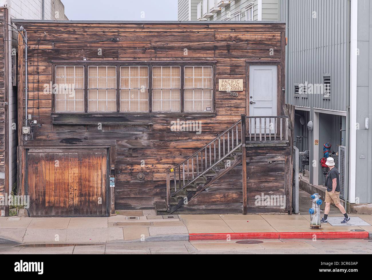 Monterey, KALIFORNIEN, USA – 24. September 2025: Außenansicht der Pacific Biological Laboratories on Cannery Row in Monterey, CA. Das Labor gehörte Ed Ricketts A Stockfoto